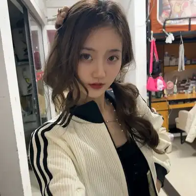 何伟